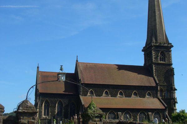St Peter, Pontardawe