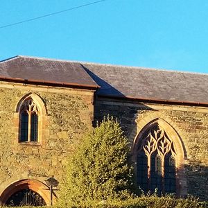 A193 St Mary's Church Welshpool 1900x480.jpg
