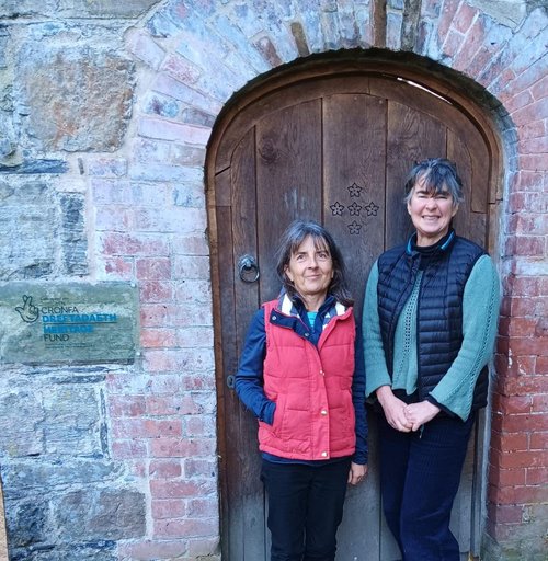 Anne a Teresa [Coleg Elidyr]