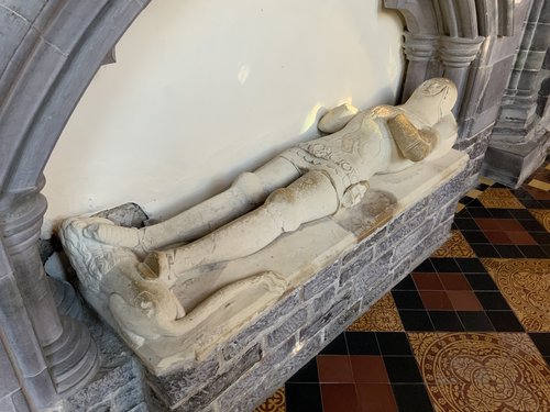 Arglwydd Rhys tomb