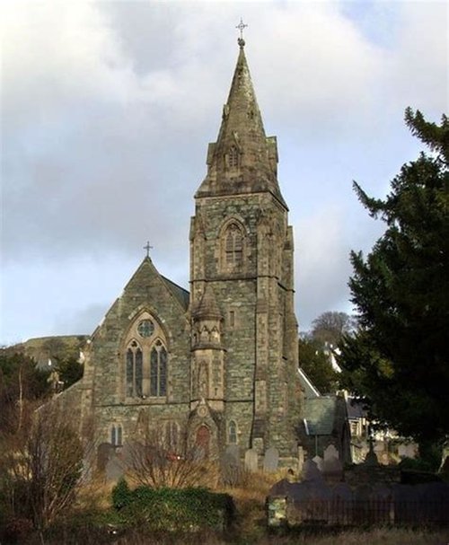Eglwys Glanogwen.jpg