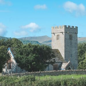 Ss Peter & Illtyd, Llanhamlach.jpg