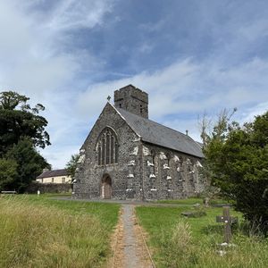 St Andrew, Narberth