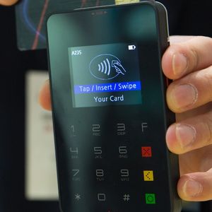 Contactless card payment with a card reader